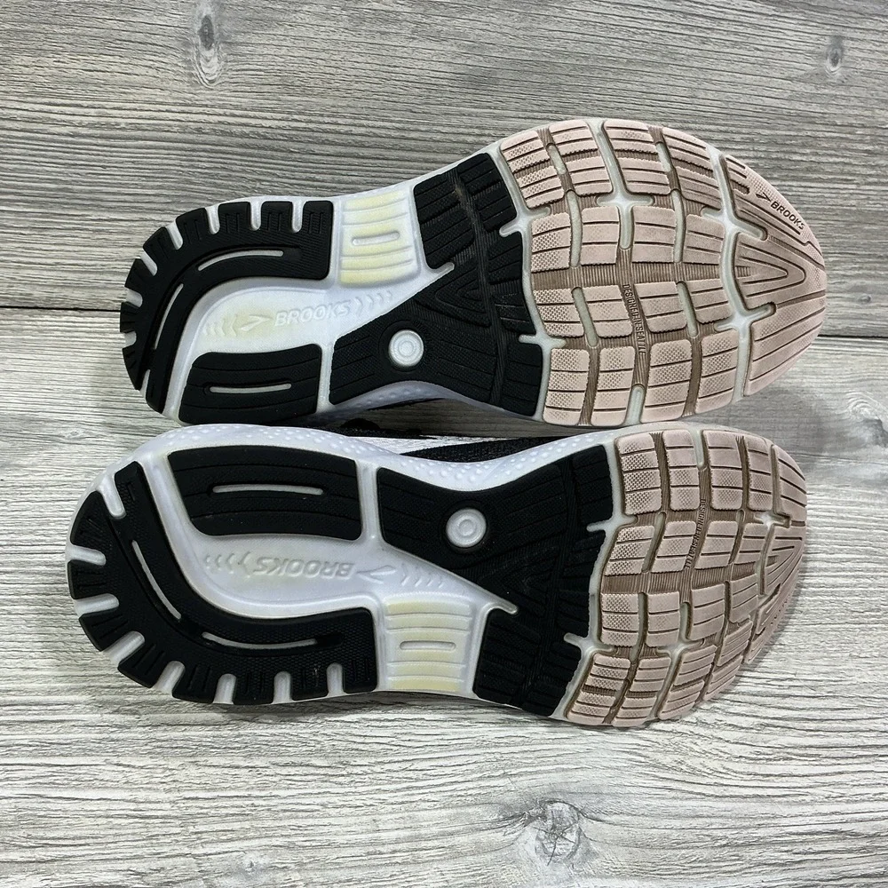 Brooks Ghost 16 Womens Size 9 B Neutral Black White Orchid Ice 1204071B077